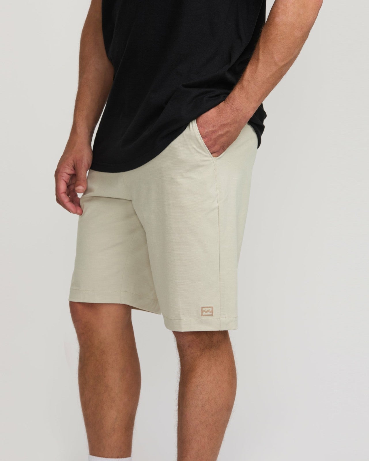 Crossfire Submersible 21" Hybrid Shorts | Bleached Sand Billabong