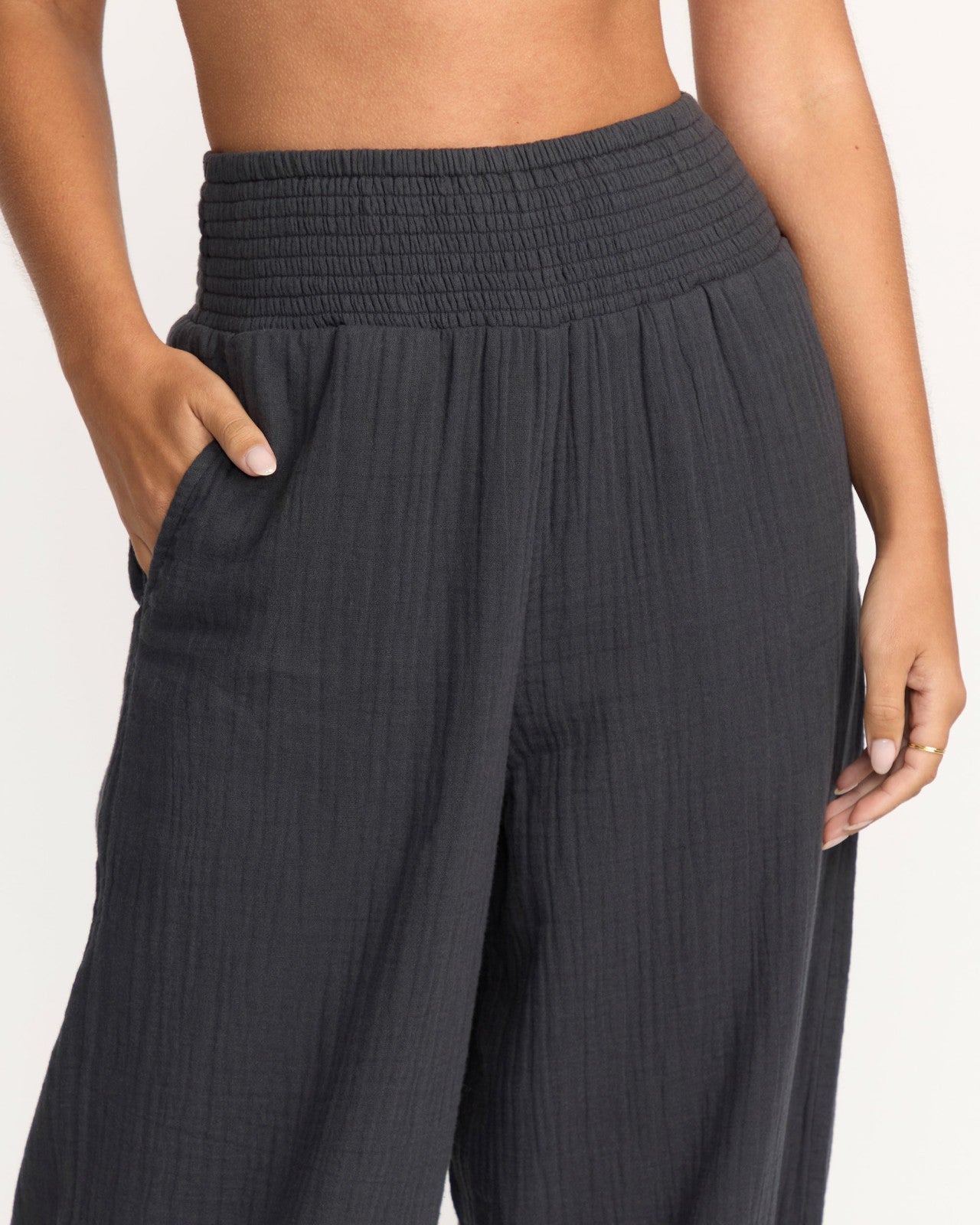 New Waves Gauze Elastic Waist Pants | Black Sands Billabong