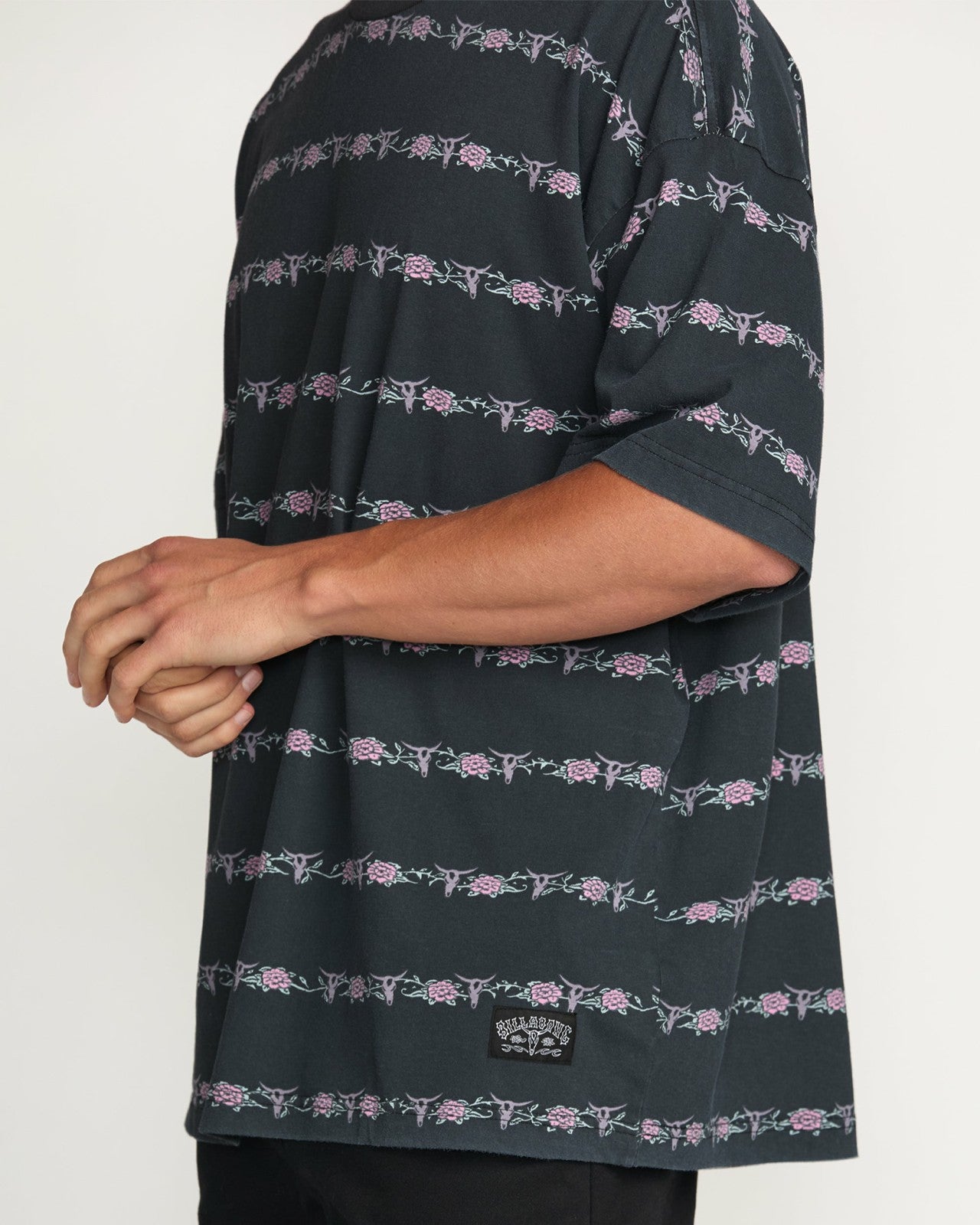 Raging Bull Stripe Tee | Washed Black Billabong