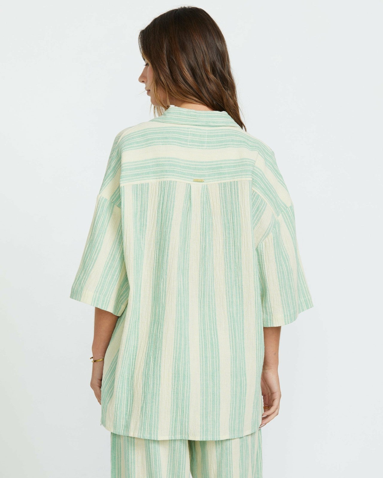 Beach Side Short Sleeve Shirt | Island Green Billabong