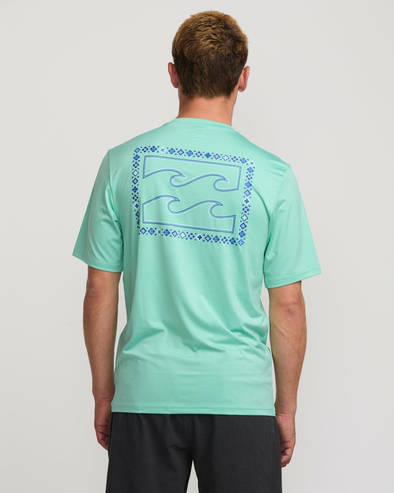 Crayon Wave Loose Fit Short Sleeve Surf Tee | Bermuda Billabong