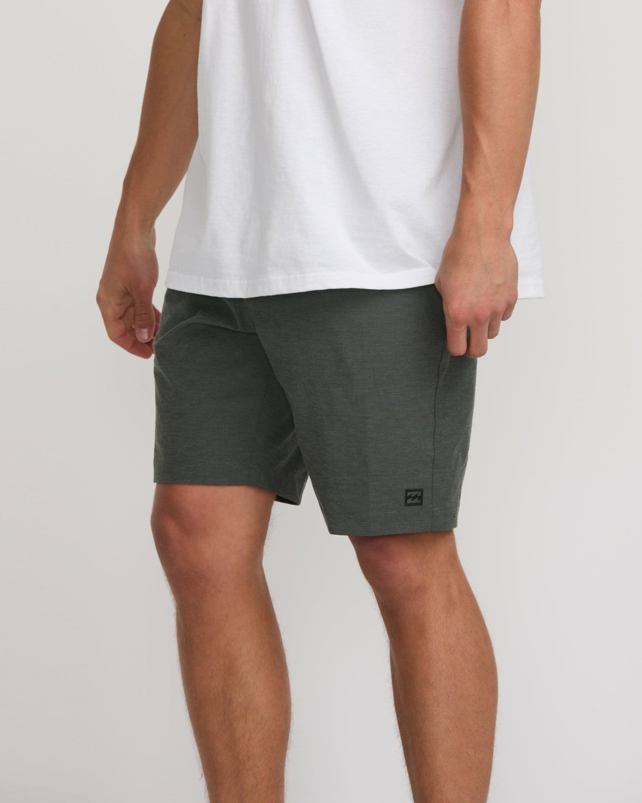 Crossfire Submersible 19" Hybrid Shorts | Asphalt Billabong
