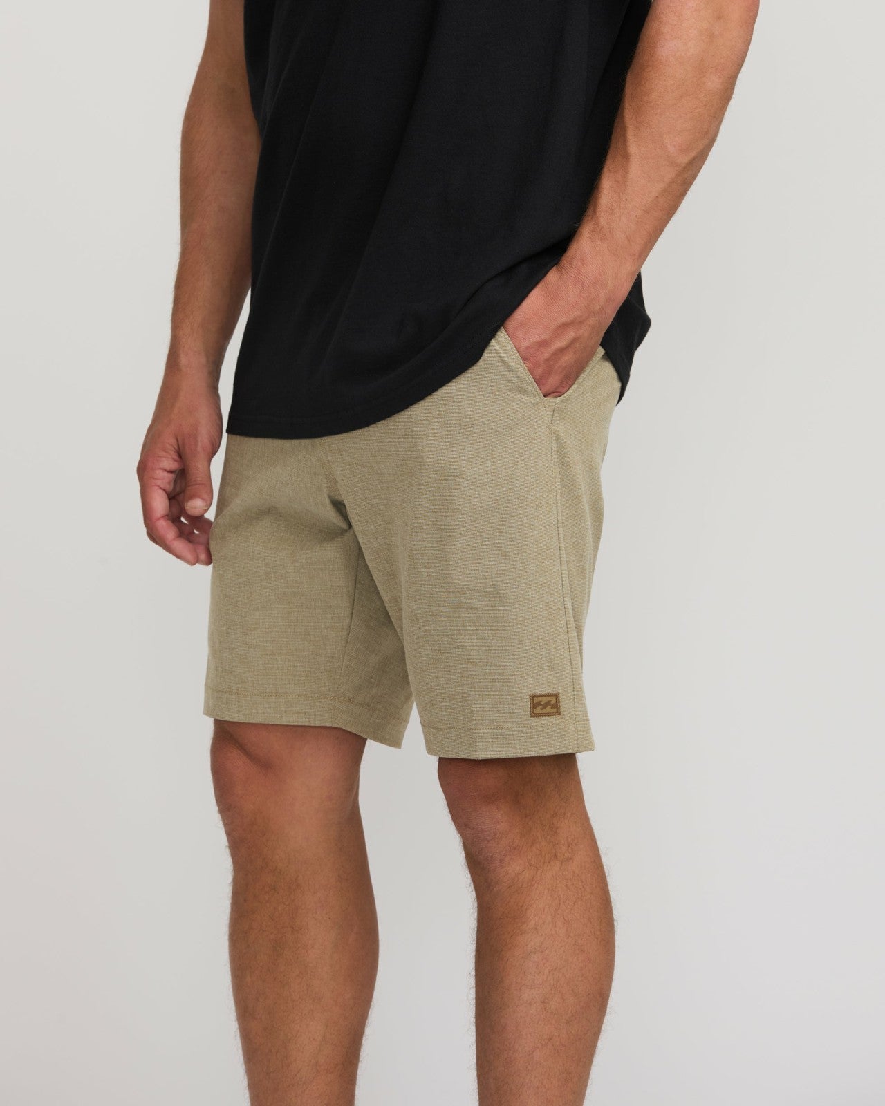 Crossfire Submersible 19" Hybrid Shorts | Khaki Billabong