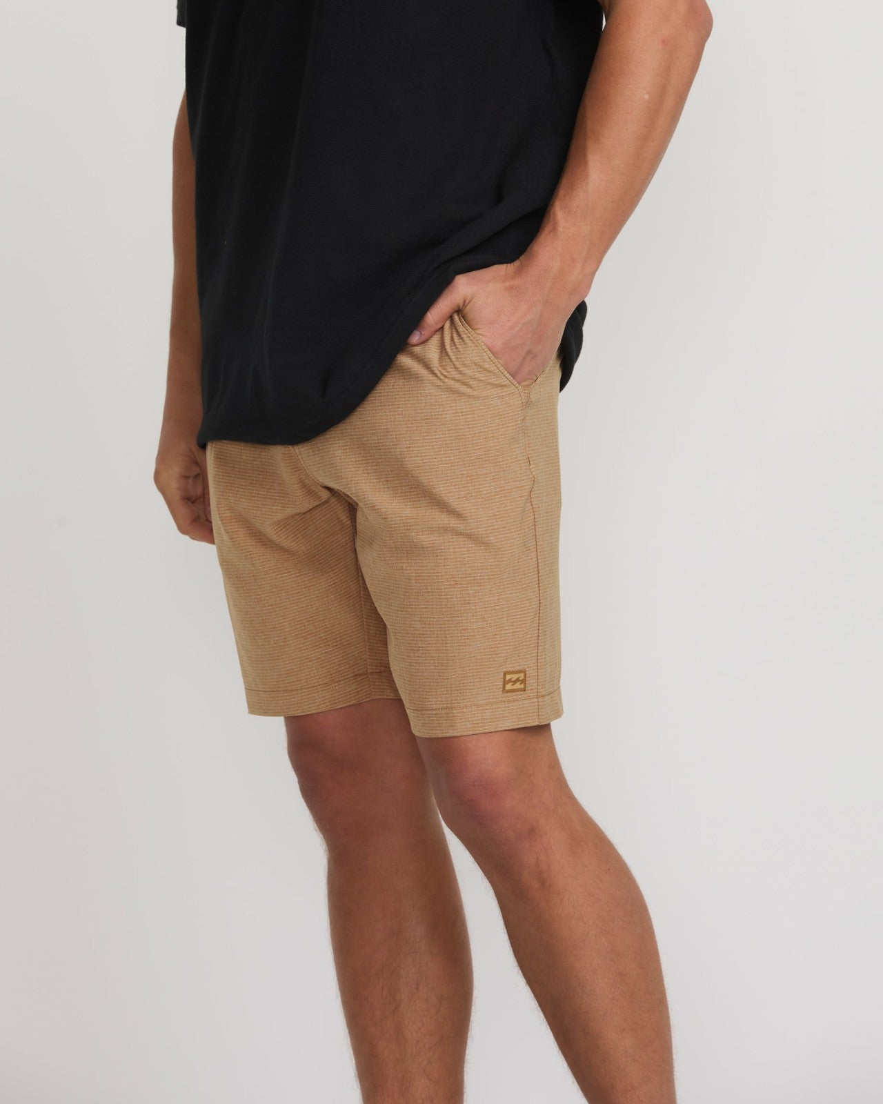 Crossfire Submersible 19" Hybrid Shorts | Tobacco Billabong
