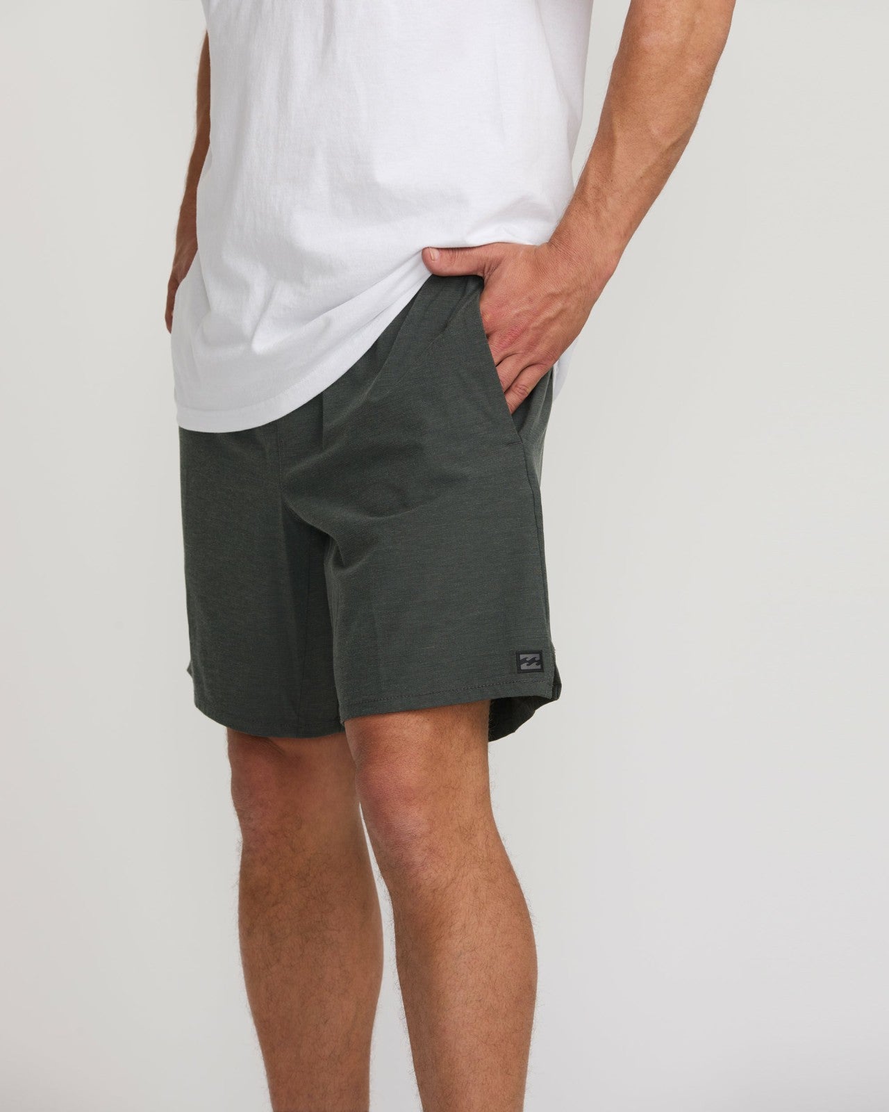 Crossfire Elastic Submersible 18" Hybrid Shorts | Asphalt Billabong