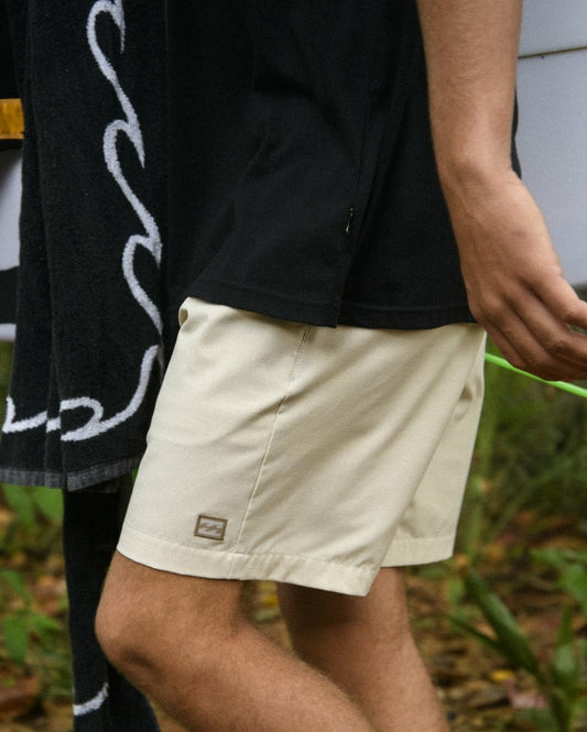 Crossfire Submersible 21" Hybrid Shorts | Bleached Sand Billabong