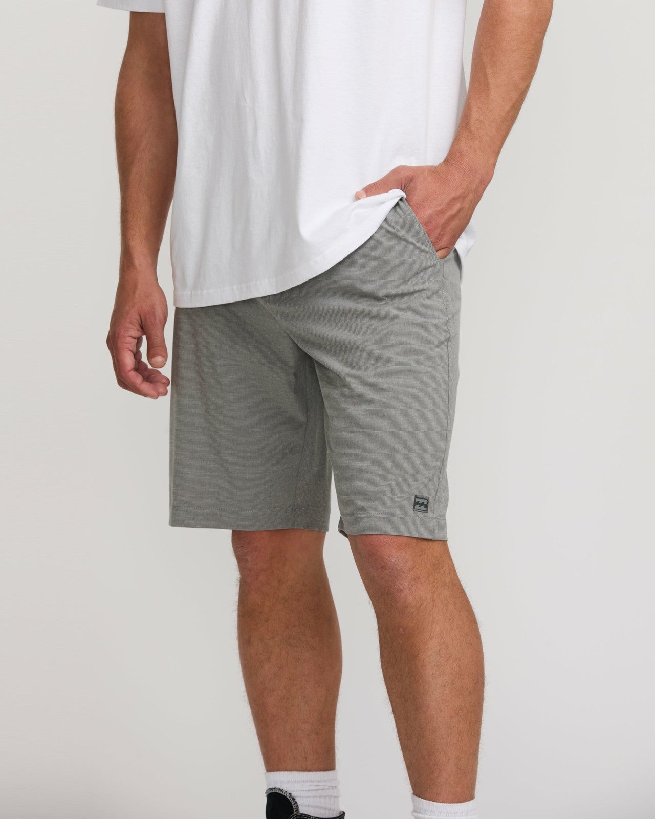 Crossfire Submersible 21" Hybrid Shorts | Gray Billabong