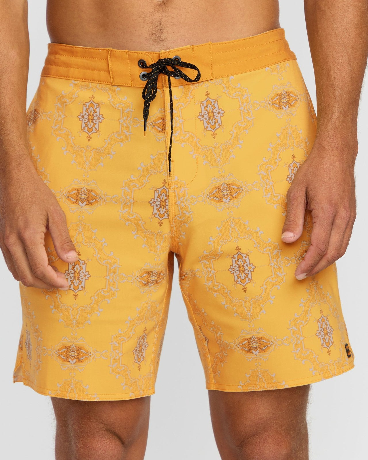 Good Times Lo Tide 18" Boardshorts | Dust Yellow Billabong