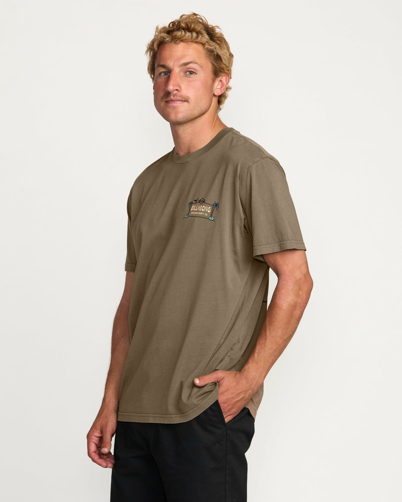 No Vacancy Premium Wave Wash Tee | Brown Billabong