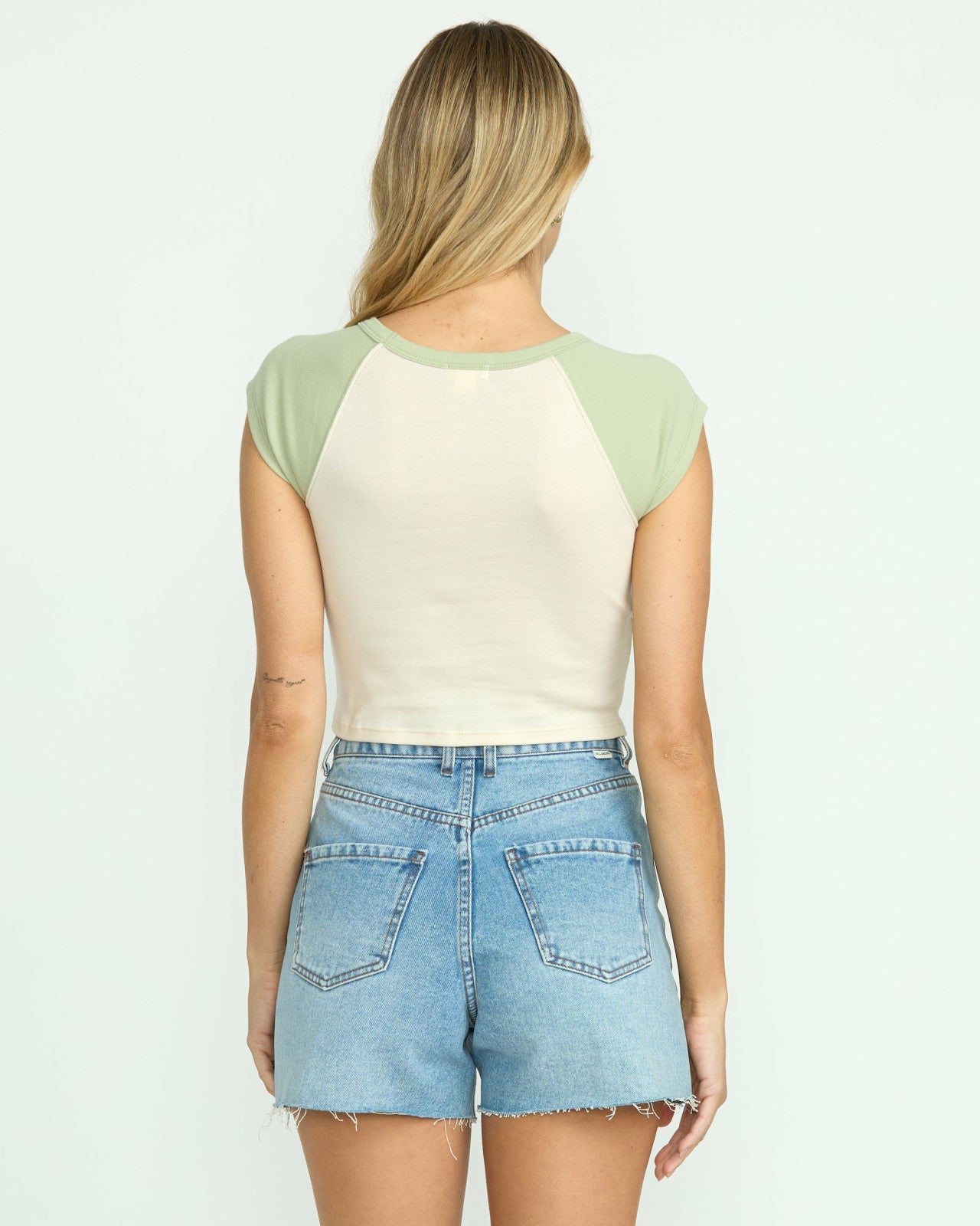 Paradise Short Sleeve Raglan Tee | Pistachio Billabong