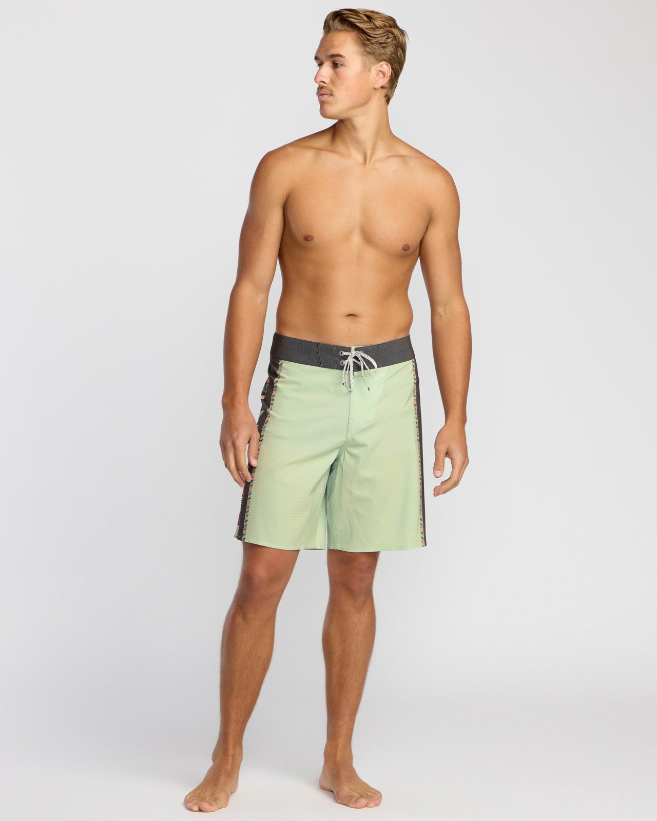 Sundays Airlite 19" Boardshorts | Green Ash Billabong