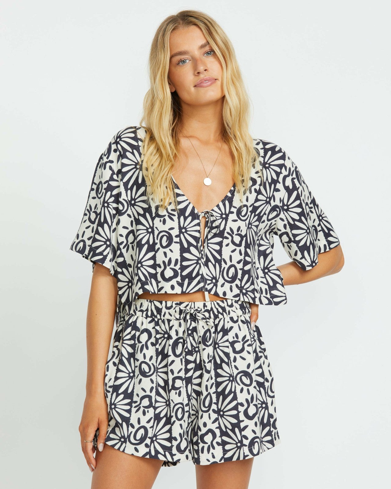 Sunflower Shorts | Black Sands Billabong