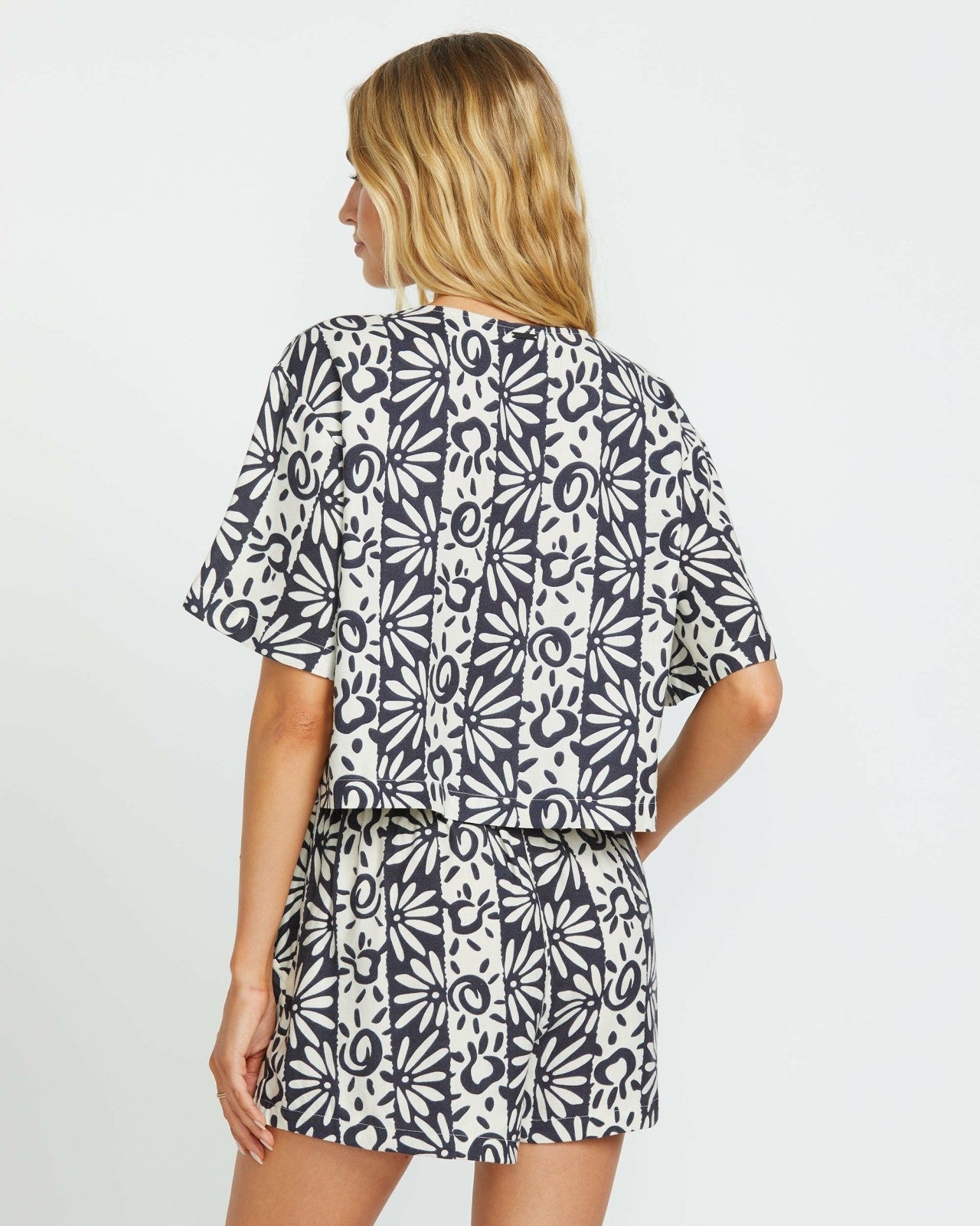 Sunflower Shorts | Black Sands Billabong