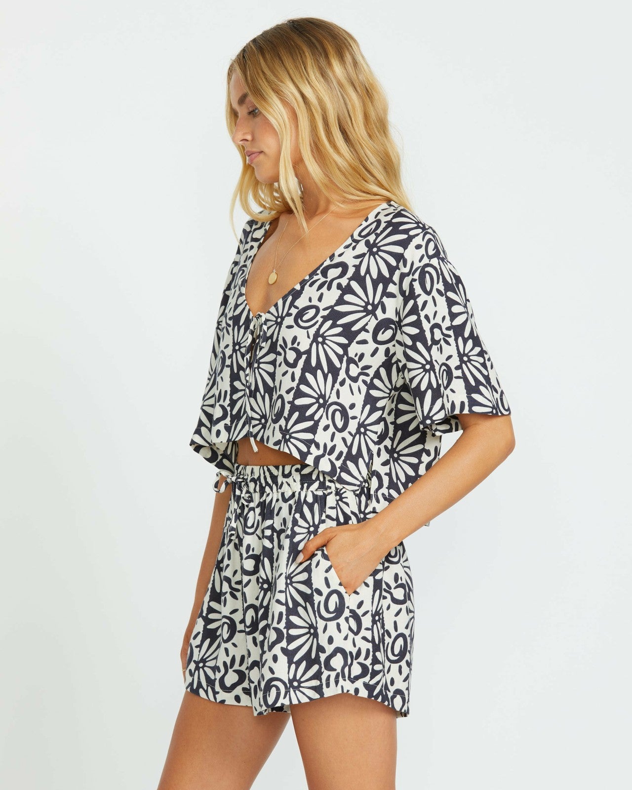 Sunflower Shorts | Black Sands Billabong
