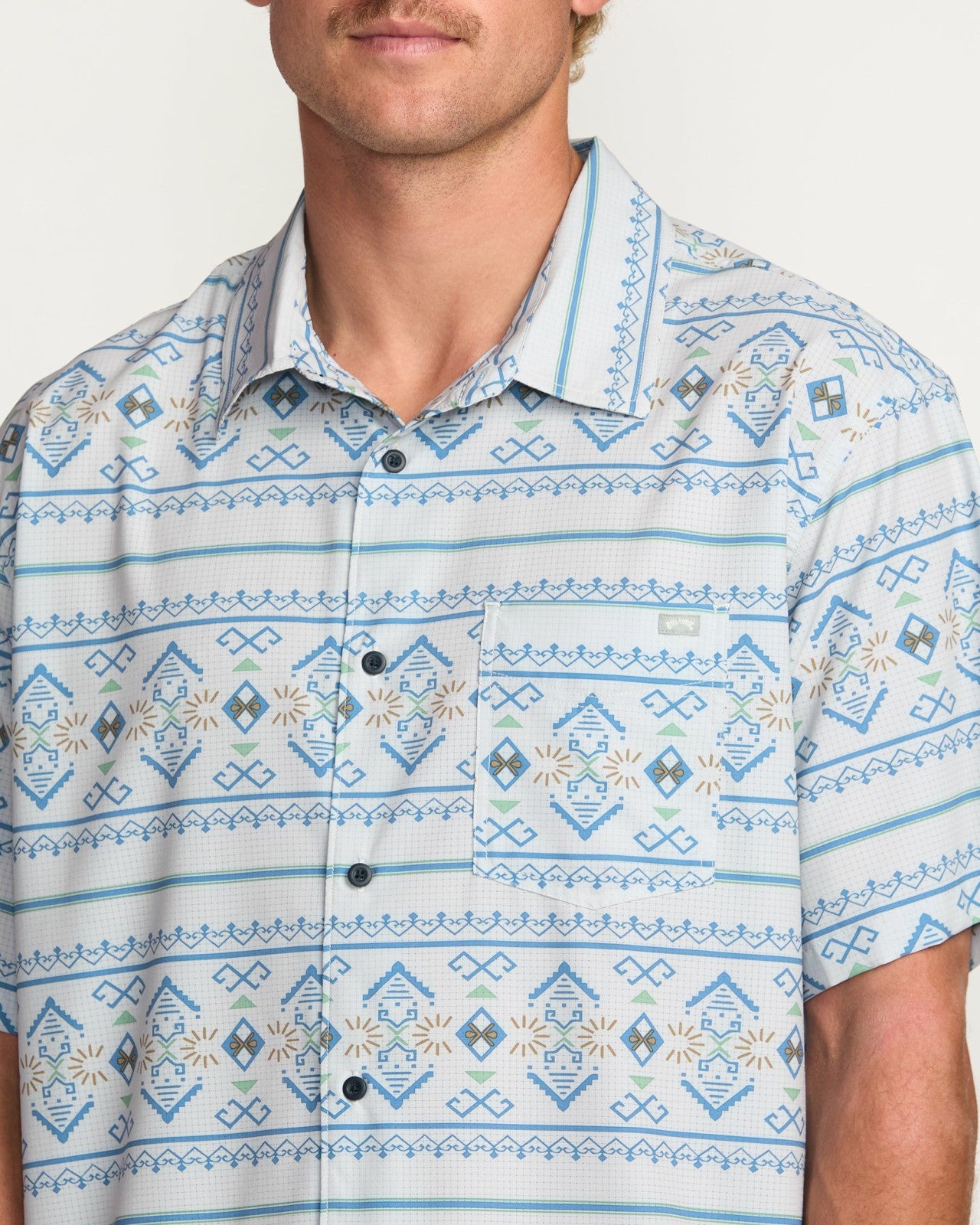 Surftrek Perf Short Sleeve Shirt | Alloy Billabong
