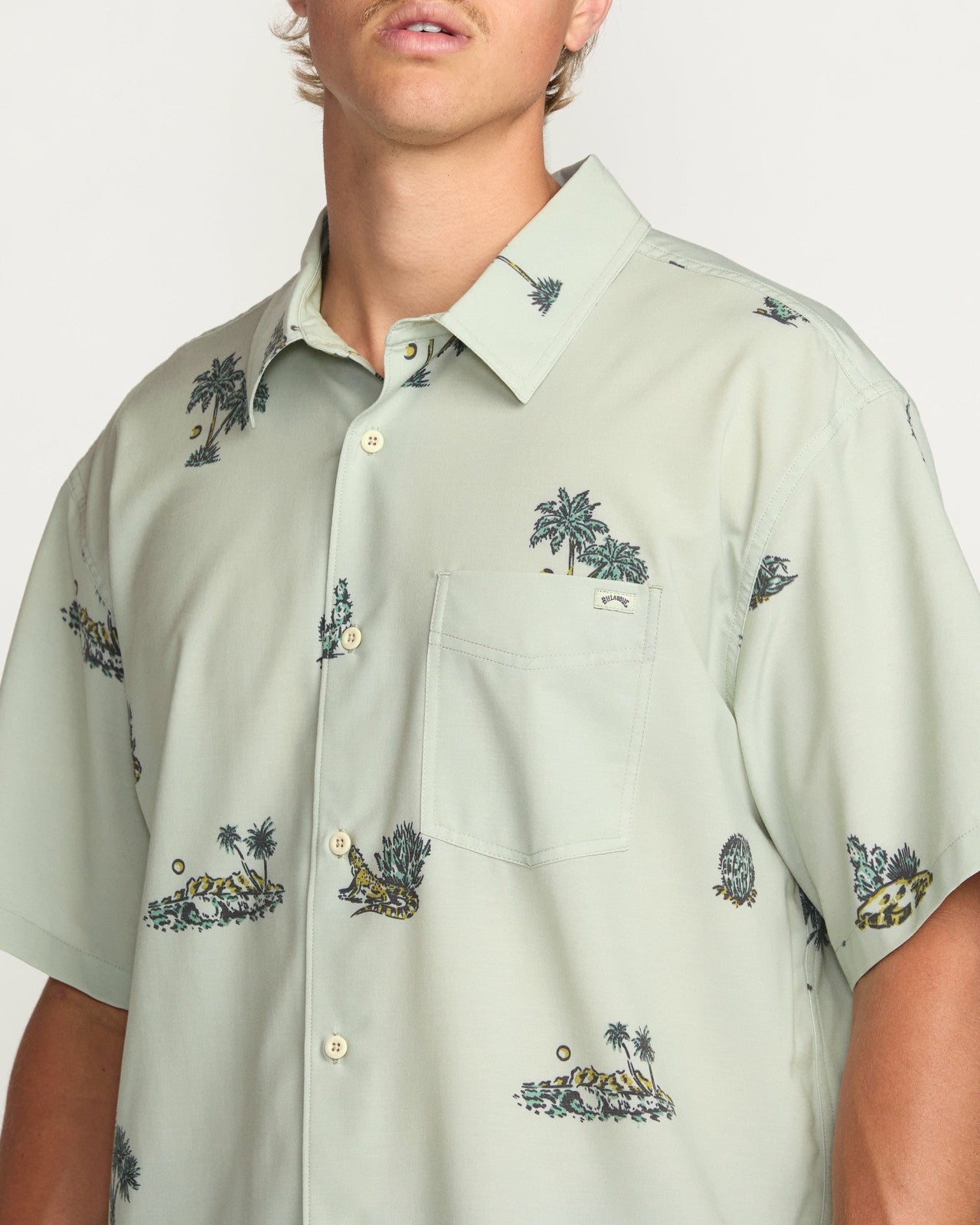 Surftrek Transit Short Sleeve Shirt | Chino Billabong