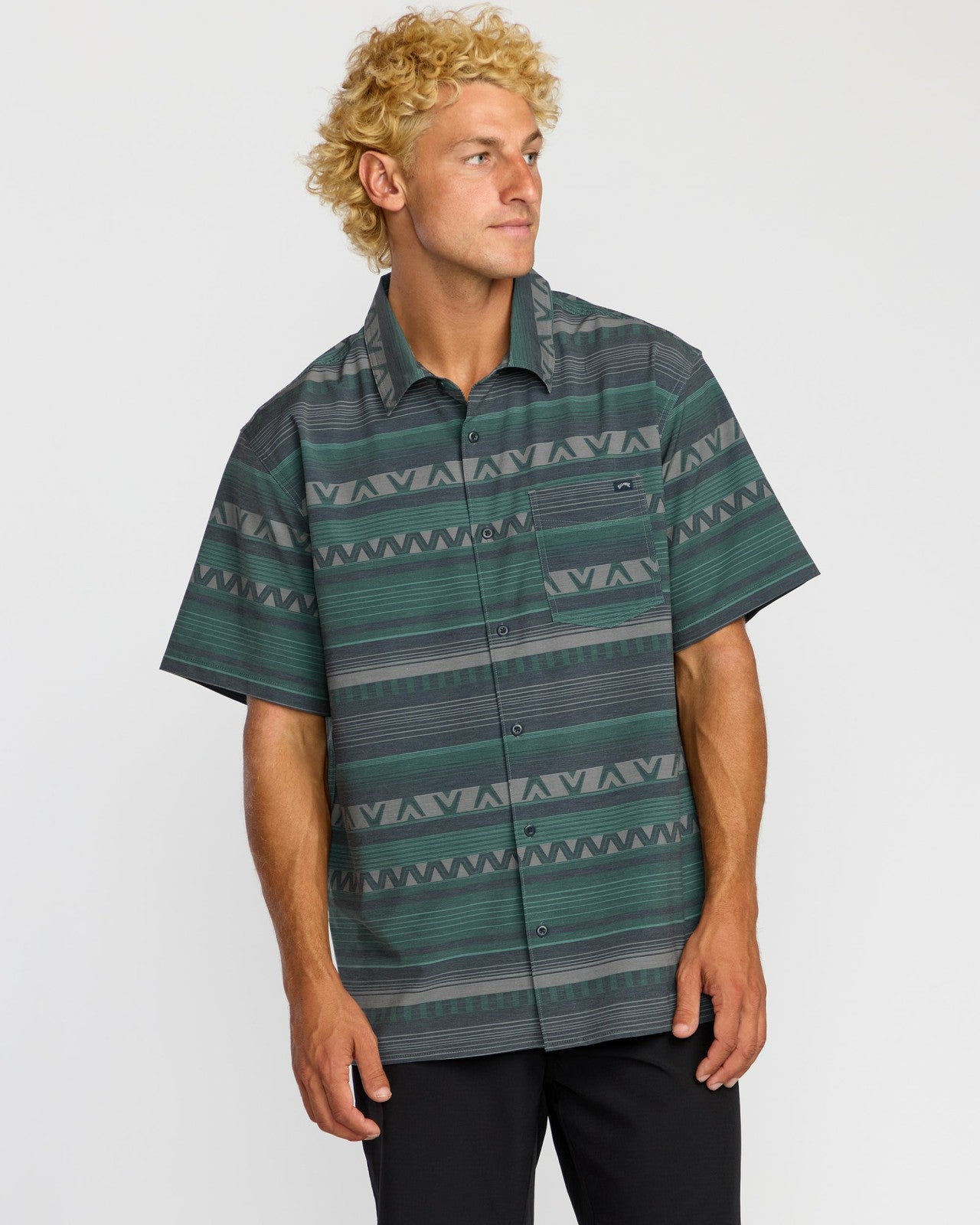 Surftrek Transit Short Sleeve Shirt | Navy Billabong
