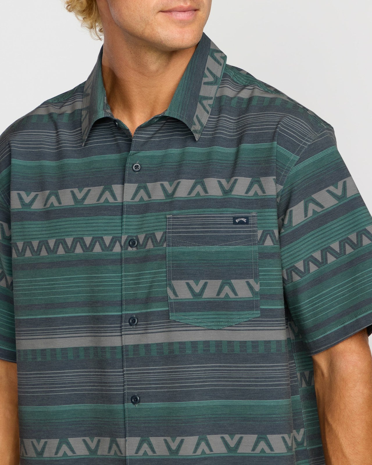 Surftrek Transit Short Sleeve Shirt | Navy Billabong