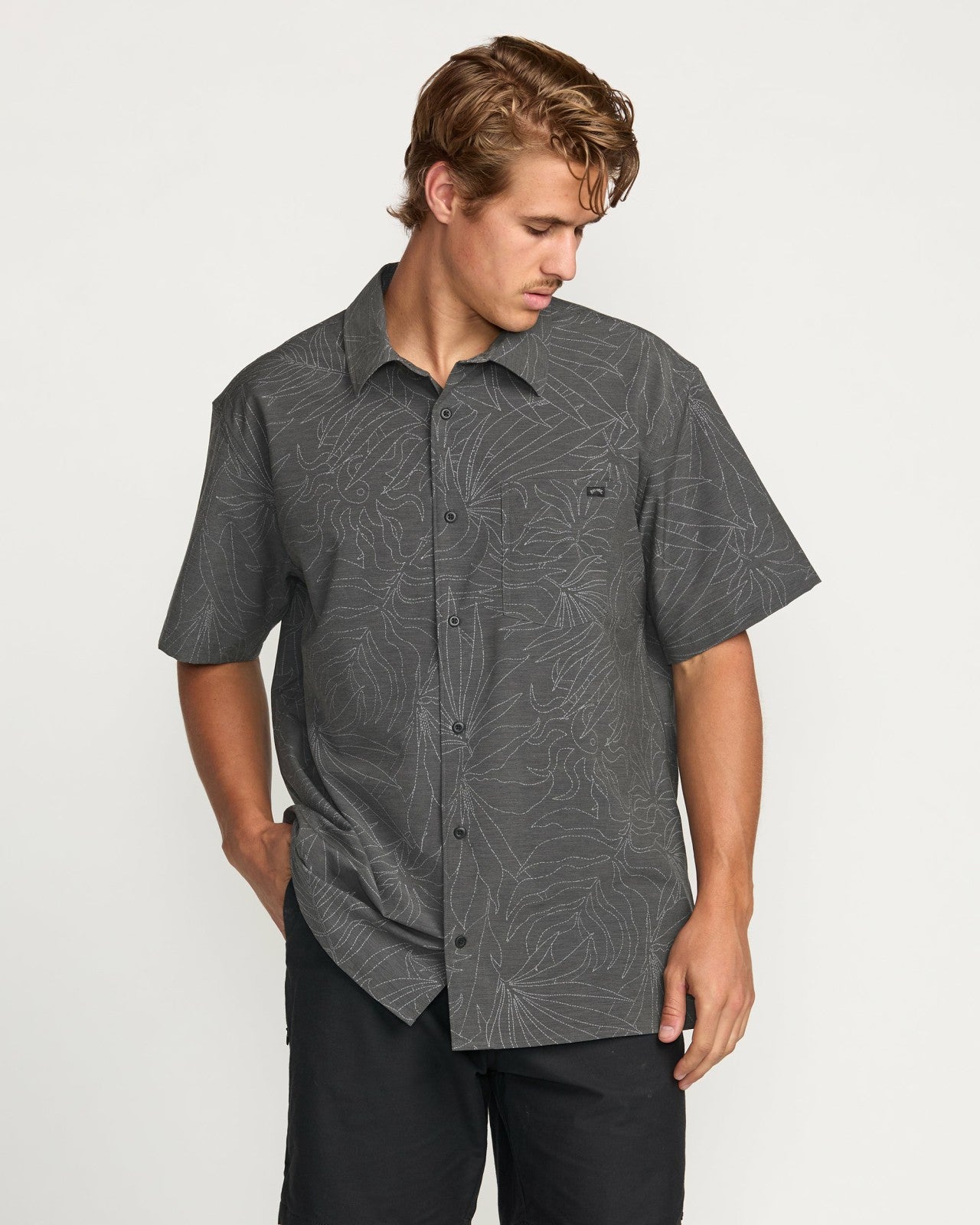 Surftrek Transit Short Sleeve Shirt | Raven Billabong