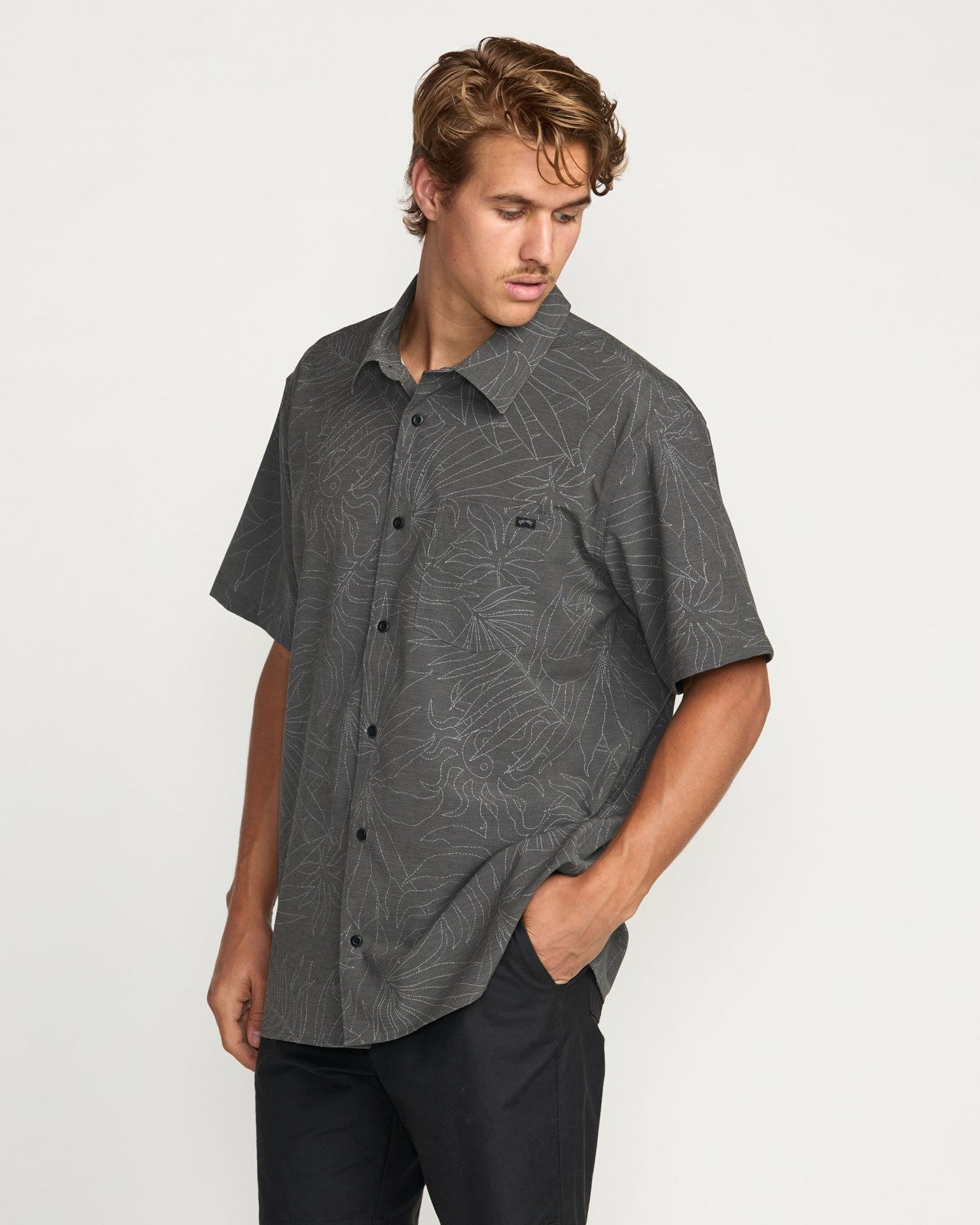 Surftrek Transit Short Sleeve Shirt | Raven Billabong
