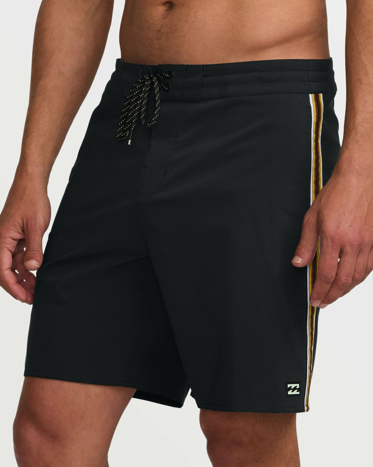 Wategos Lo Tide 19" Boardshorts | Black Billabong