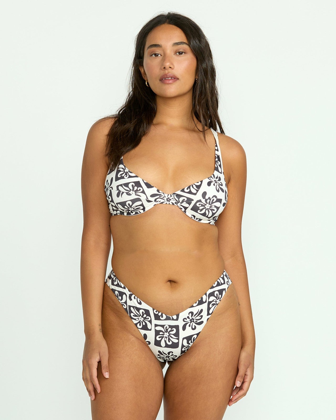 Ur A Legend V Hike Bikini Bottom | Black Sands Billabong